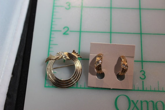 AVON 3-piece Set -Brooch, Pierced Hoop earrings a… - image 9