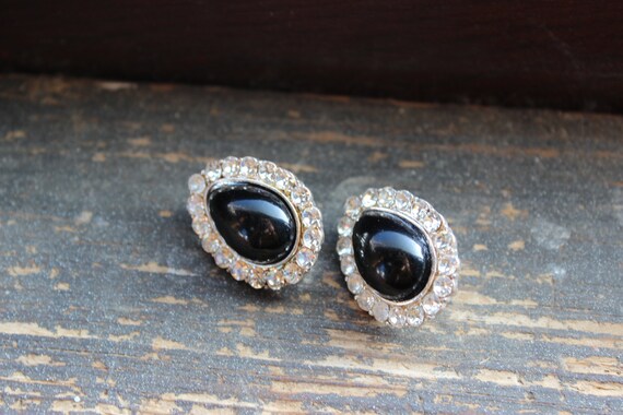 Gorgeous teardrop black and rhinestone clip on ea… - image 7