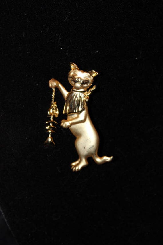 AJC - Adorable gold trembler brooch - Kitty with … - image 1