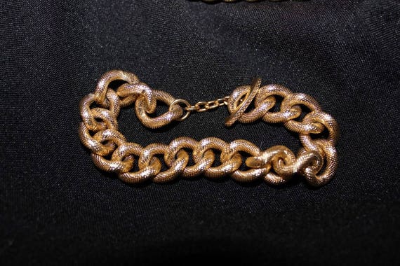 AVON - Lovely large link brushed goldtone chain n… - image 4