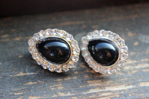 Gorgeous teardrop black and rhinestone clip on ea… - image 8