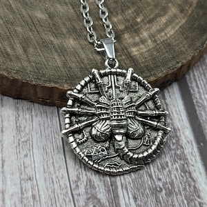 ALIEN Facehugger silver plated fine grade pewter necklace