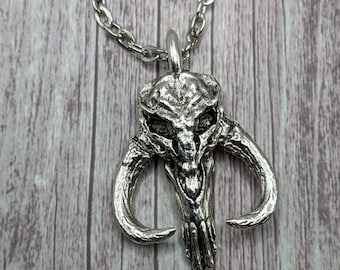 Mandalorian Mythosaur silver necklace Star Wars Boba Fett