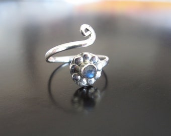 Anillo de punta de piedra lunar, anillo de punta de flor, anillo Kinkle de piedra lunar, anillo de punta de plata 925, anillo de punta ajustable, anillo de punta tribal, anillo de punta espiral