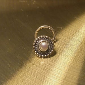 Piercing de nez avec pierre de lune : argent sterling, fleur de rubis, piercing bohème indien et