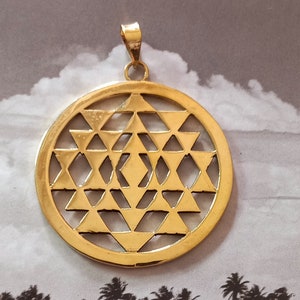 Sri Yantra Anhänger aus Messing, Sri Chakra, Sri Vidya, Heilige Geometrie Anhänger, Mandala Halskette