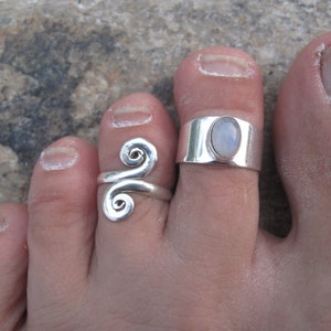 Moon Stone Silver Toe Ring, Moon Stone Upper finger Silver ring, Moon Stone Silver Ring