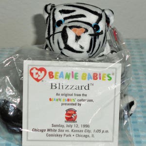 Ty Beanie Baby Special "Blizzard"Chicago White Sox vs. Kansas City/Juli 12th/Erinnerungskarte,Mini Helm,& Lock-It Tag Protector/Versiegelt