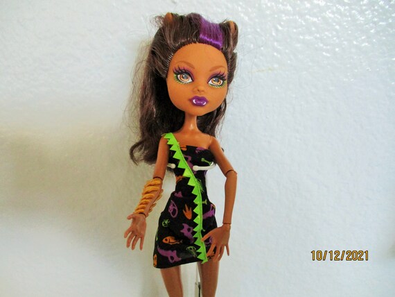 Shop Monster High Original Favorites Clawdeen at Artsy Sister.  Fantasia monster  high, Monster high cosplay, Bonecas monster high