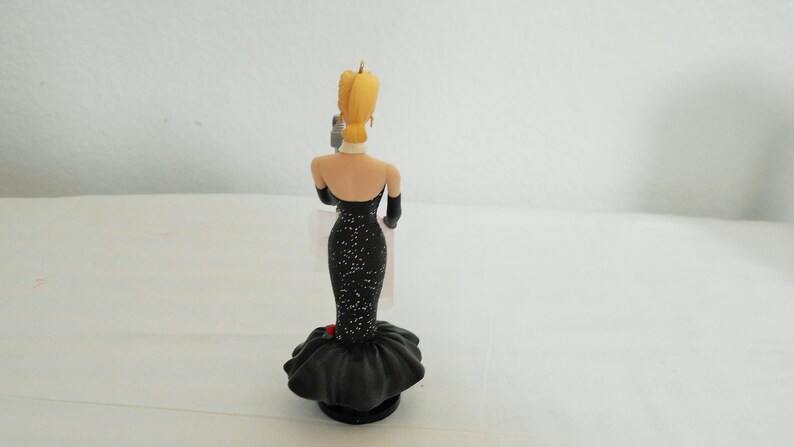 Vintage Barbie Hallmark OrnamentSolo In The SpotlightDated 1995Handcrafted#2 In The Collector SeriesNew In Box With MicrophoneLovely!