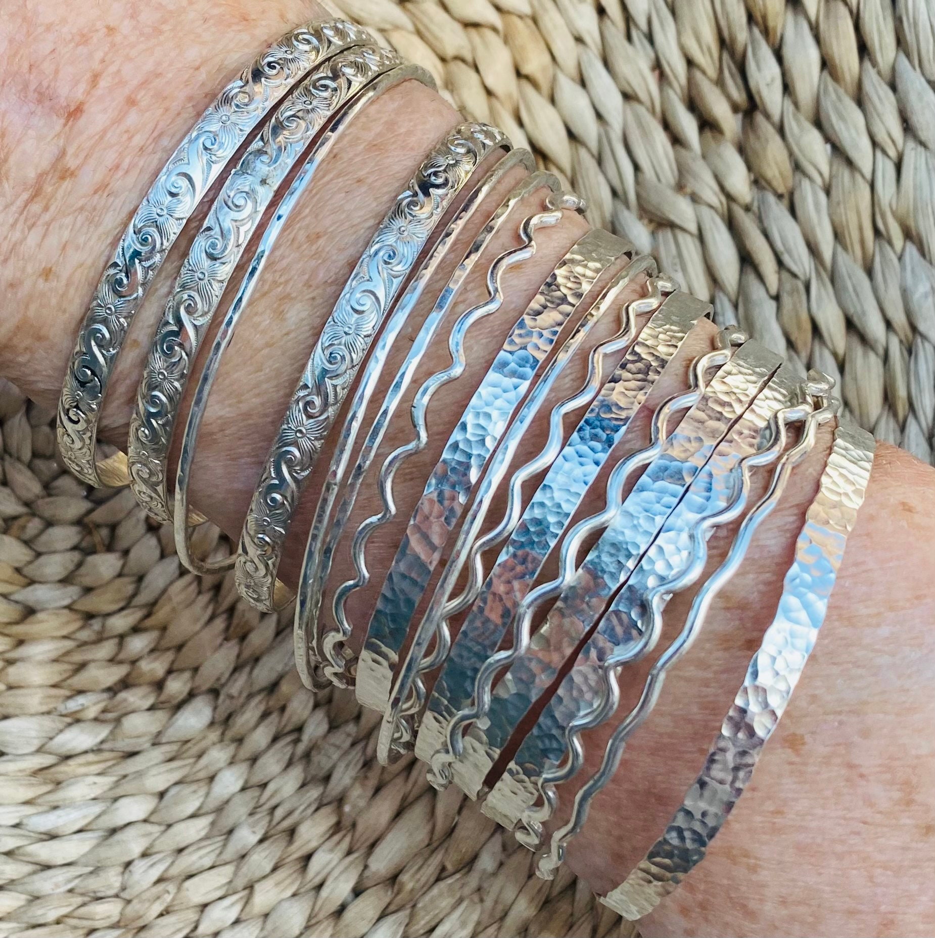 Double Hook Bangle Bracelet – CJ Inc.
