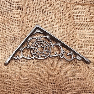 The Cobweb Bracket 4&quot; x 5&quot;, 5&quot; x 7&quot;, 7&quot; x 9&quot;, 8&quot; x 10&quot;