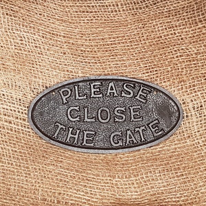 Please Close the Gate Cast Iron Plaque image 3