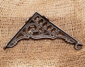 The Roman Style Shelf Bracket