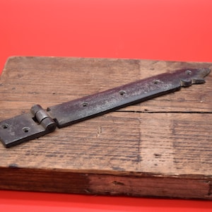 The 'Kubek' Hand Forged cast iron Heavy Duty Strap Hinge 9"