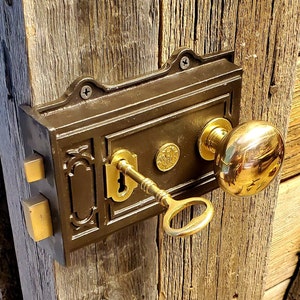 Davenport Rim Lock and Brass Door Knob set