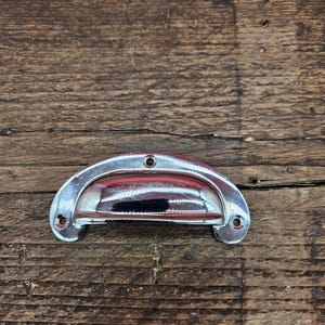 Round Lipped Cup Handle - Polished Chrome