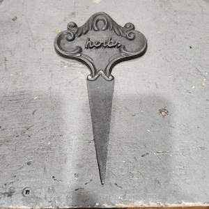 Plaque &quot;Herb&quot; cast iron garden stake.