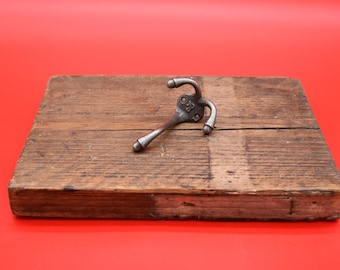 Triple Robe Hook - ' & ' Symbol