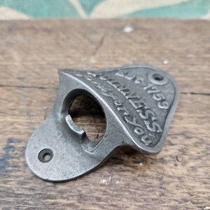 GUINNESS cast iron Beer Bottle Opener bild 3