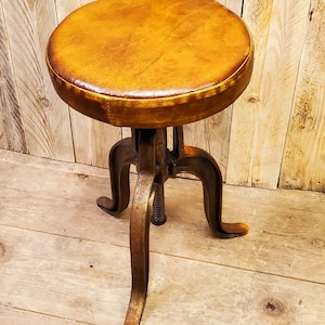 Tabouret de piano ancien : Banc méridienne avec table de chevet et table  d'appoint en bois massif, fonte, pied griffe, boule de verre bleu, style  tabouret pivotant -  Canada