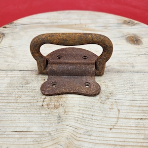 Chest Lifting Handle Heavy Cast Rust 100mm 2 part