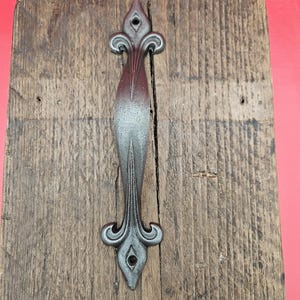 Fleur De Lys - 9" Pull Handle - Antique Iron Natural finish