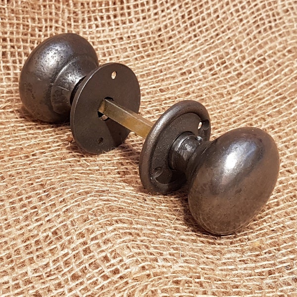 Door Knob Set - The Cottage Bun Antique Iron 2" diameter