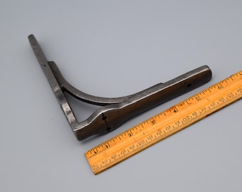 Gallows - 4", 5", 6", 7", 8" Cast Iron Heavy-Duty Shelf Bracket with radiator lugs