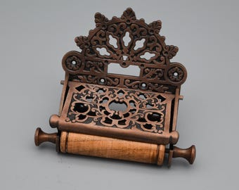 The Victorian cast iron with Antique Copper finish - Toilet paper holder with lid