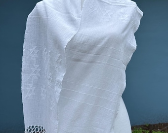 Handwoven White Cotton Scarf - Guatemalan Pik'bil Weave