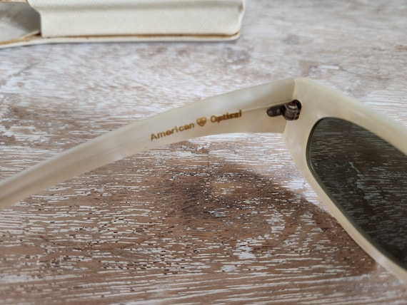 Stellar Vintage 40's American Optical Ivory Marbe… - image 4