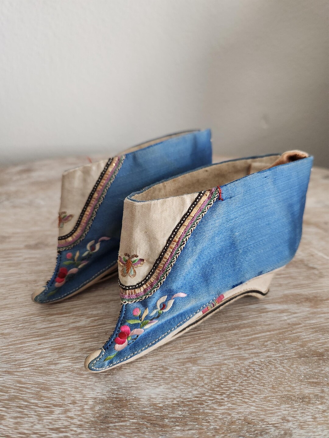 Chinese Silk Replica Lotus Shoes Ca. 75 - 90yrs old Chinese Silk Replica Lotus Shoes Ca. 75 - 90yrs old