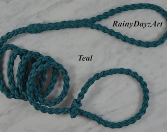 Non-Metal Paracord Slip Leash, Dog Lead, Solid Color Leash, Airport Leash, TSA Approved Lead, Paracord Dog Gear, Dog Lover Gift