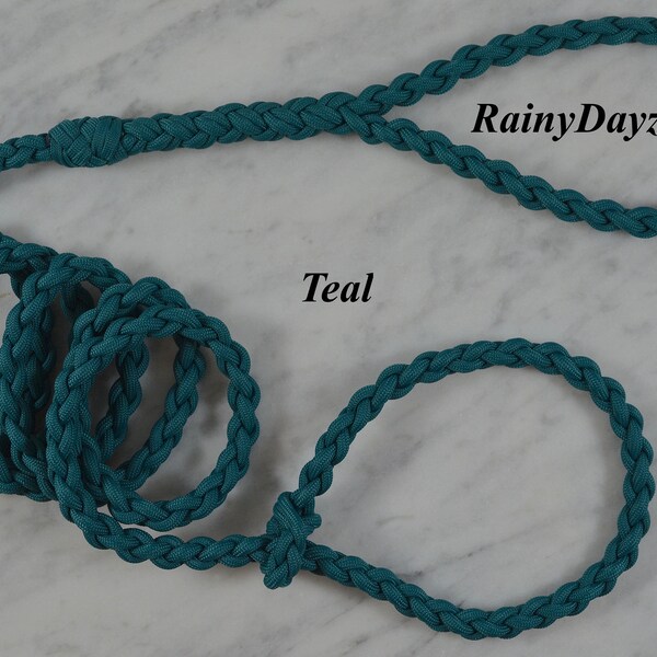 Non-Metal Paracord Slip Leash, Dog Lead, Solid Color Leash, Airport Leash, TSA Approved Lead, Paracord Dog Gear, Dog Lover Gift