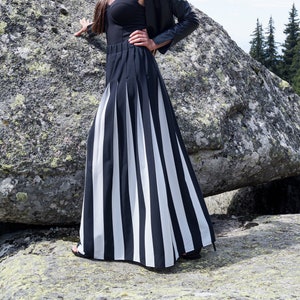 Long flowy skirt black and white online