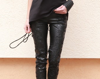 Leggings de piel sintética con encaje, pantalones negros ajustados y elásticos