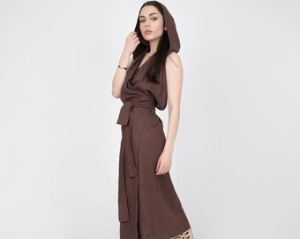 Vestido envelope de linho com capuz, sem mangas e com costas abertas, feito sob medida/F2311