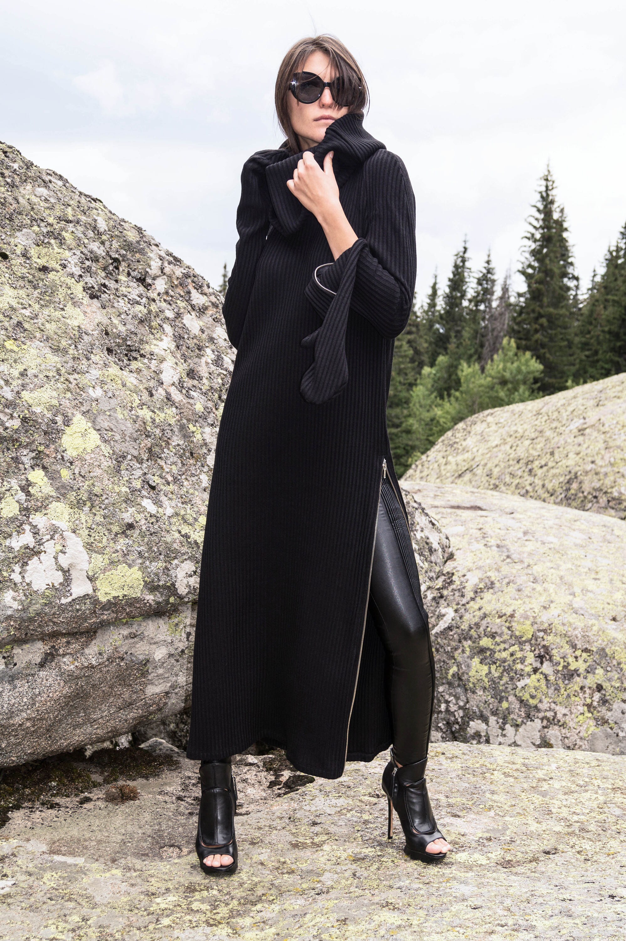 Black Sweater/Cozy Pullover/Sweater Dress/Zipper Dress/Knit Dress/Ribbed Sweater/Maxi Blouse/Over Sized Knit Top/Winter Dress/Slits/F1716