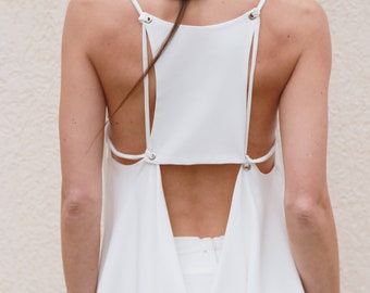 Losse witte tuniek/asymmetrische tuniek/zomertop/extravagante tuniektop/witte tuniek met studs en strikken/verstelbare top/tuniek met witte band/F1561