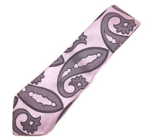 Groovy purple 1970s necktie