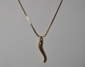 Gold Tusk Pendant Necklace (1050139B) V2.1-4-09