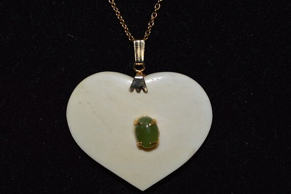 Vintage,Natural Green Jade Oval and Cream Heart C… - image 2