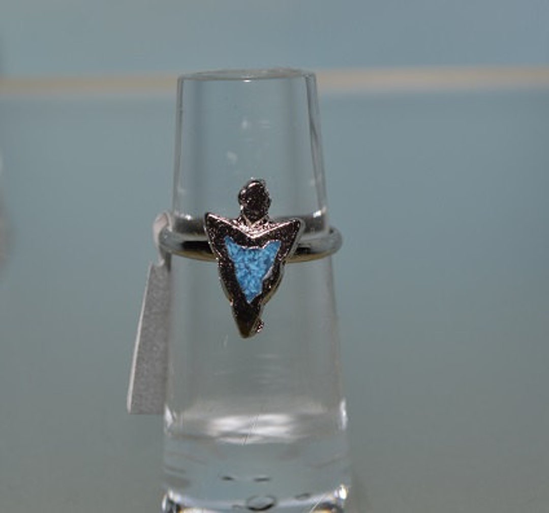 アクセサリー Arrohead SS Vintage Silver and Crushed Turquoise Chip Arrowhead Ring
