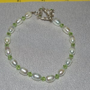 Green Fresh Water Pearl and Green Crystal Bead Bracelet (1025089 - W5-2-19)