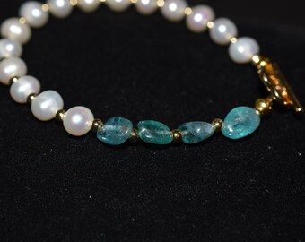 Natural Apatite and Cultured Freshwater Pearl Beaded Bracelet, Gold Plated Brass Beads, Flower Toggle Clasp (1027037) - W5-5-1