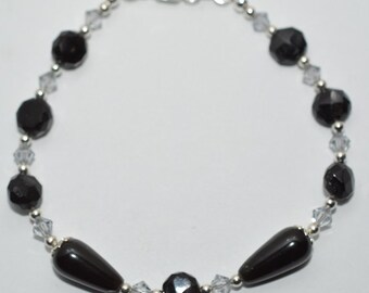 Woman&#39;s Healing Chakra Black Onyx and Crystal Bracelet (1017095) - FREE US SHIPPING W1-1-11