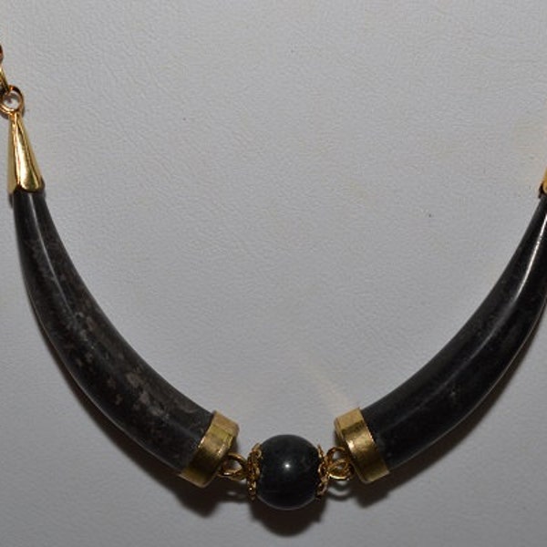 Vintage, Genuine Black Horn Double Horn/Tusk Pendant Necklace (1050059) V3-1-01