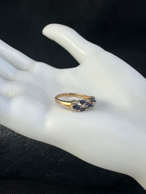 10 Karat Gold ring with deep blue Sapphires and s… - image 4