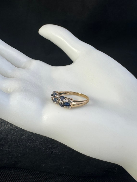 10 Karat Gold ring with deep blue Sapphires and s… - image 5